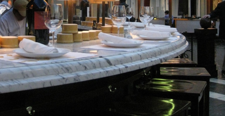 барная стойка мрамор